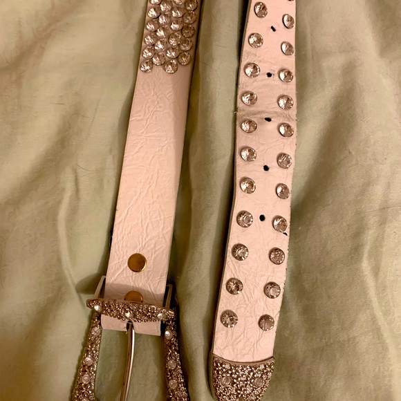 Like new white with Crystal stones size Large Buckle cowgirl like style belt. - Picture 4 of 4
